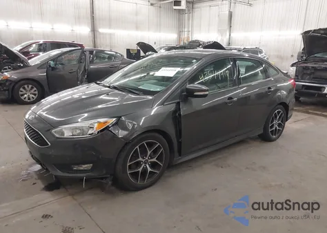 2015 Ford Focus Se z USA, uszkodzony, nr VIN 1FADP3F29FL348626